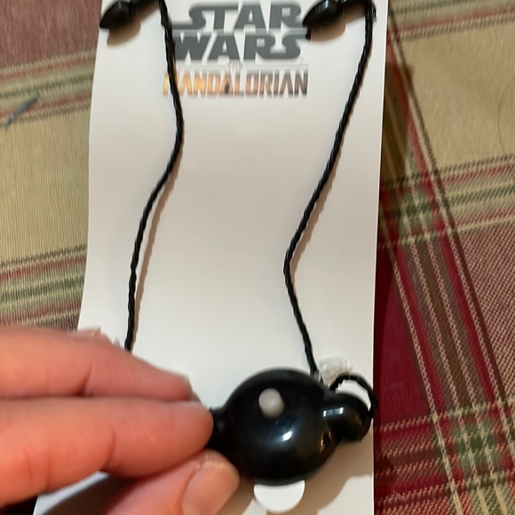 👽UNIQUE👽NWT DISNEY STAR WARS MANDALORIAN CHILD EARS HEADBAND LIGHT UP NECKLACE - Picture 6 of 6
